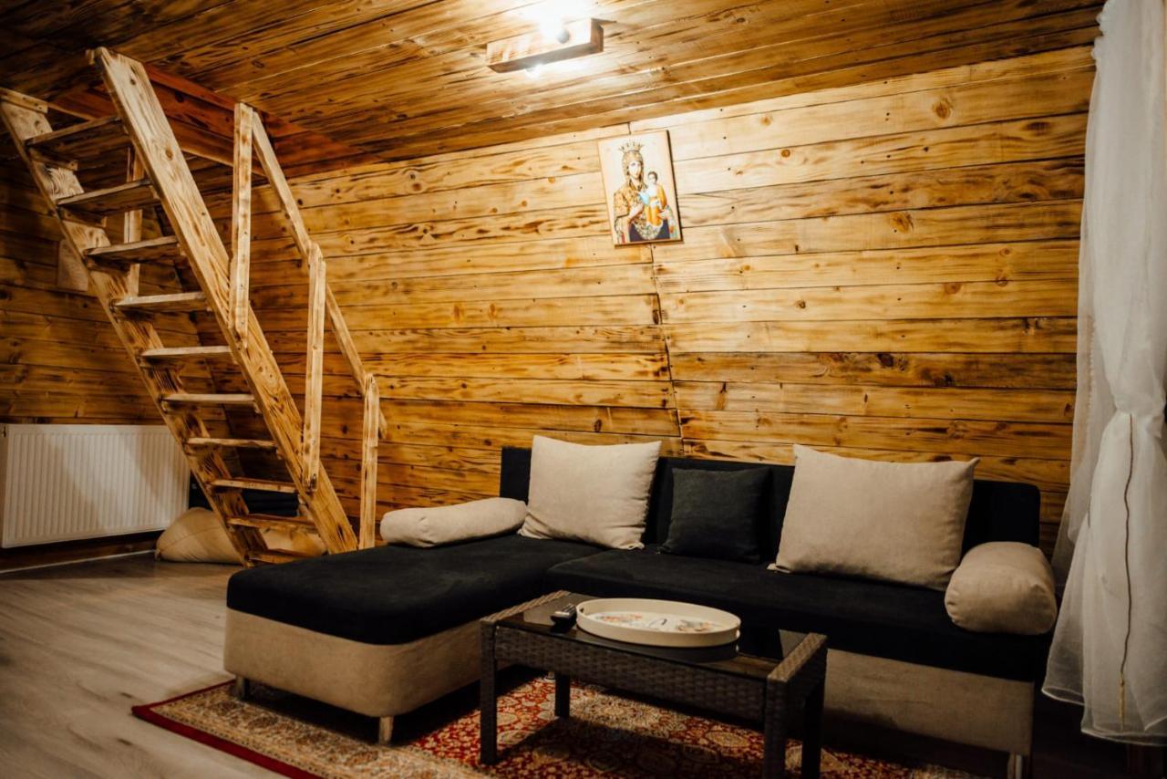 Cabanaaframe Intreaga Proprietate 쿠티에데아게스 외부 사진